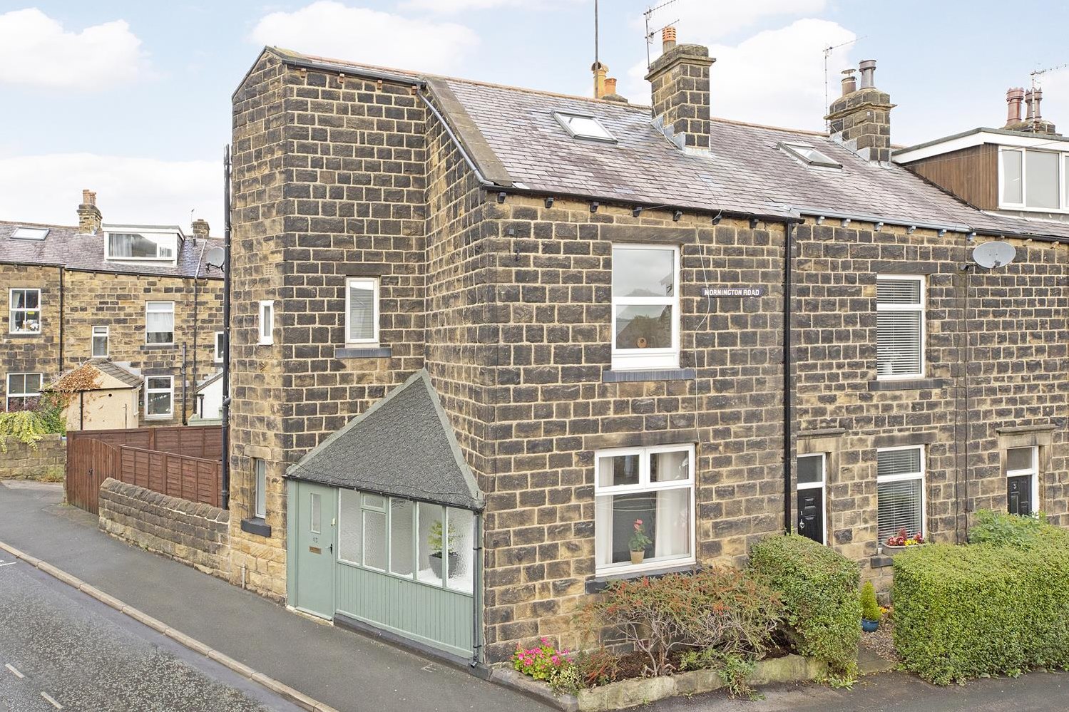 Property in Railway Road, Ilkley, West Yorkshire, LS29 8HT