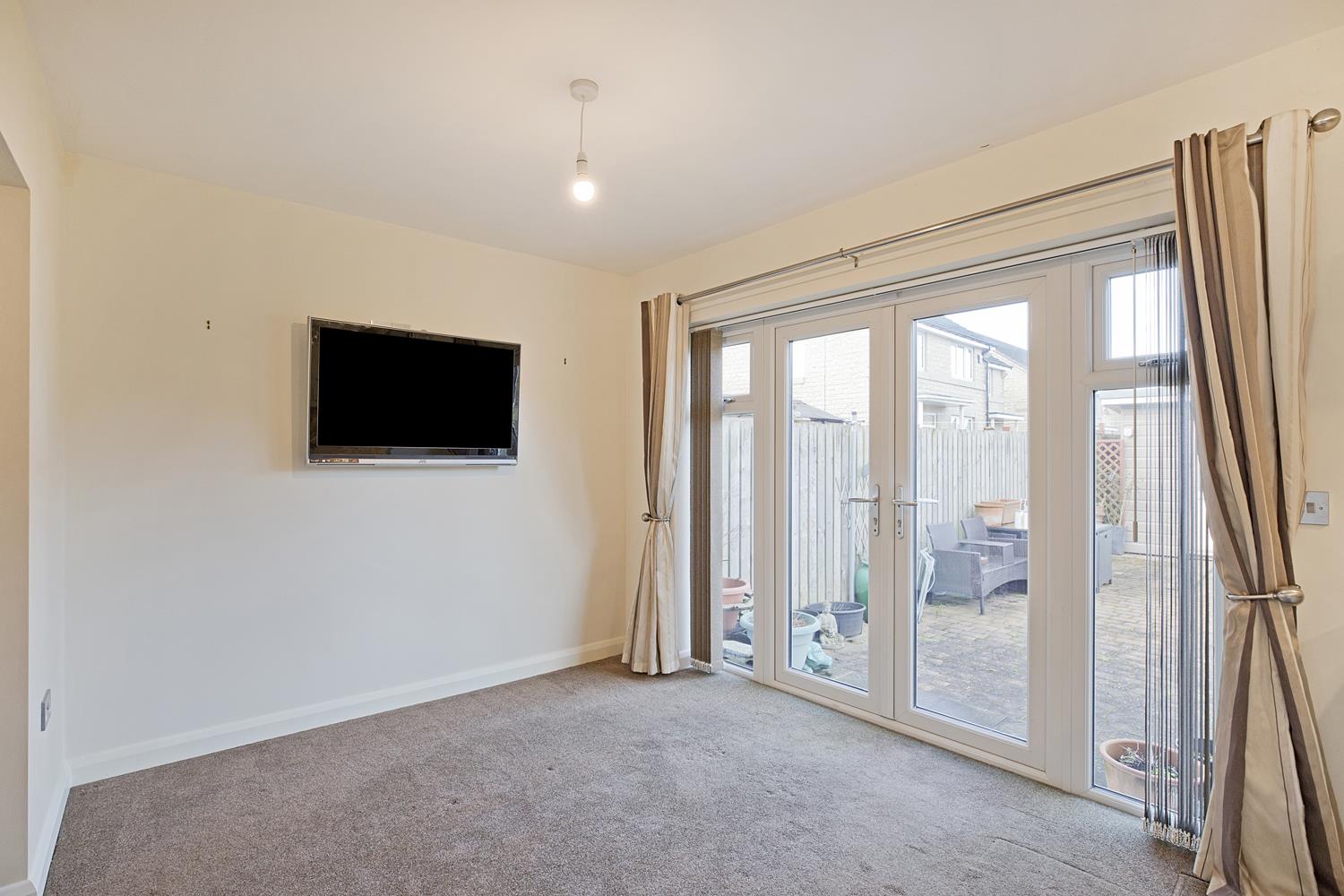 Property in Wyvil Crescent, Ilkley, West Yorkshire, LS29 8ND