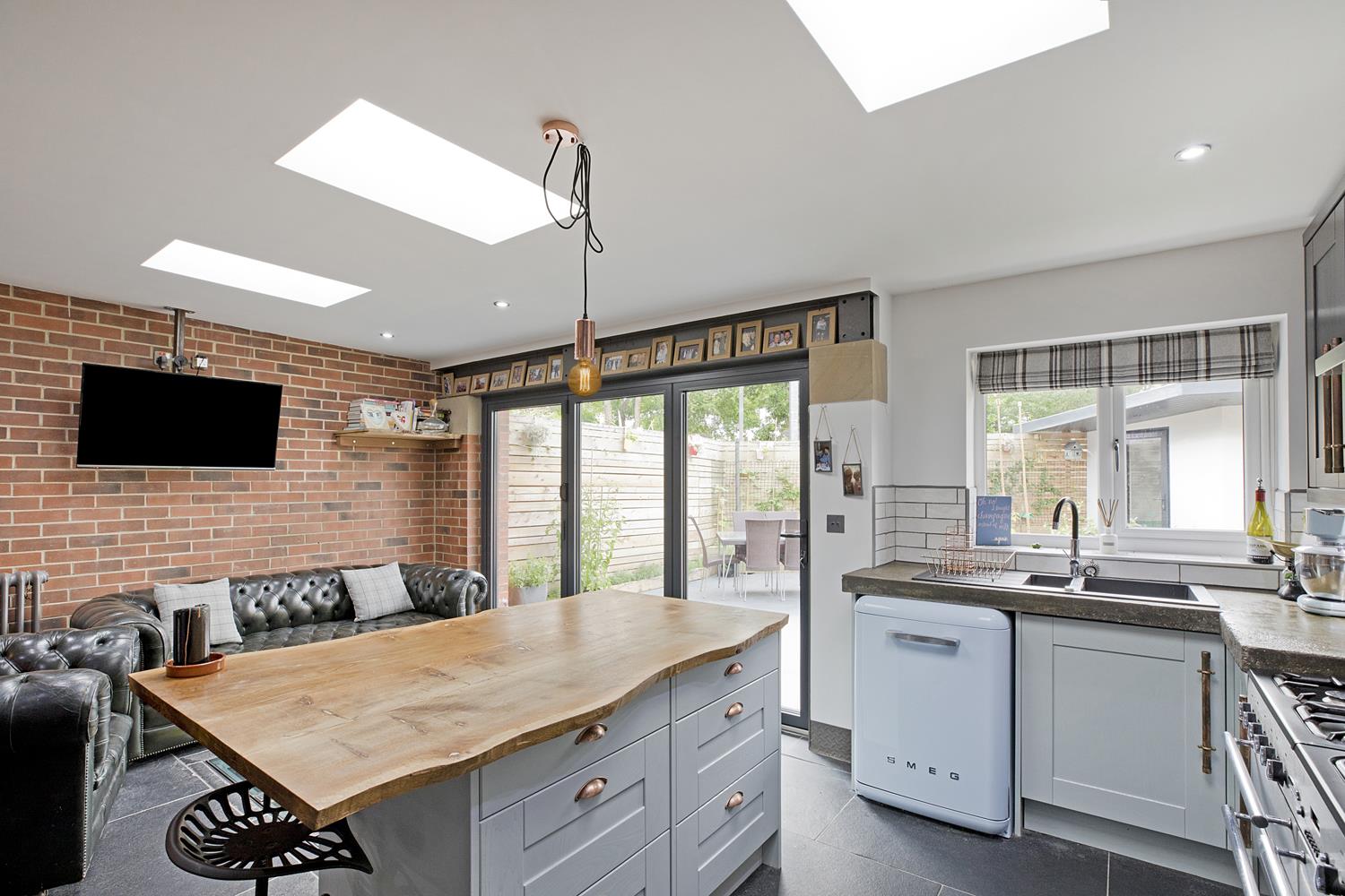 Property in Grange Estate, ILKLEY, West Yorkshire, LS29 8NW