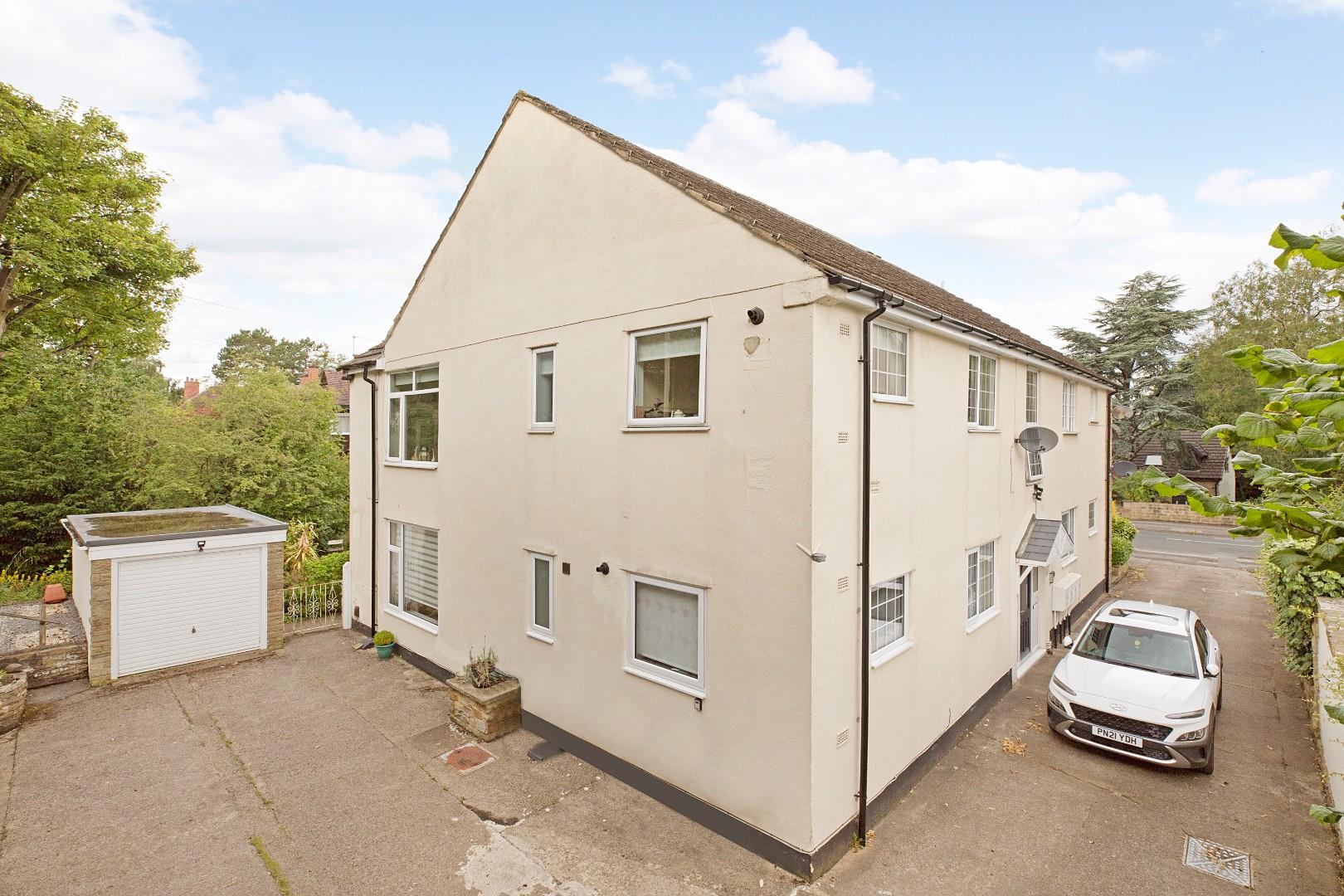 Property in Bolling Road, Ilkley, LS29 8QD