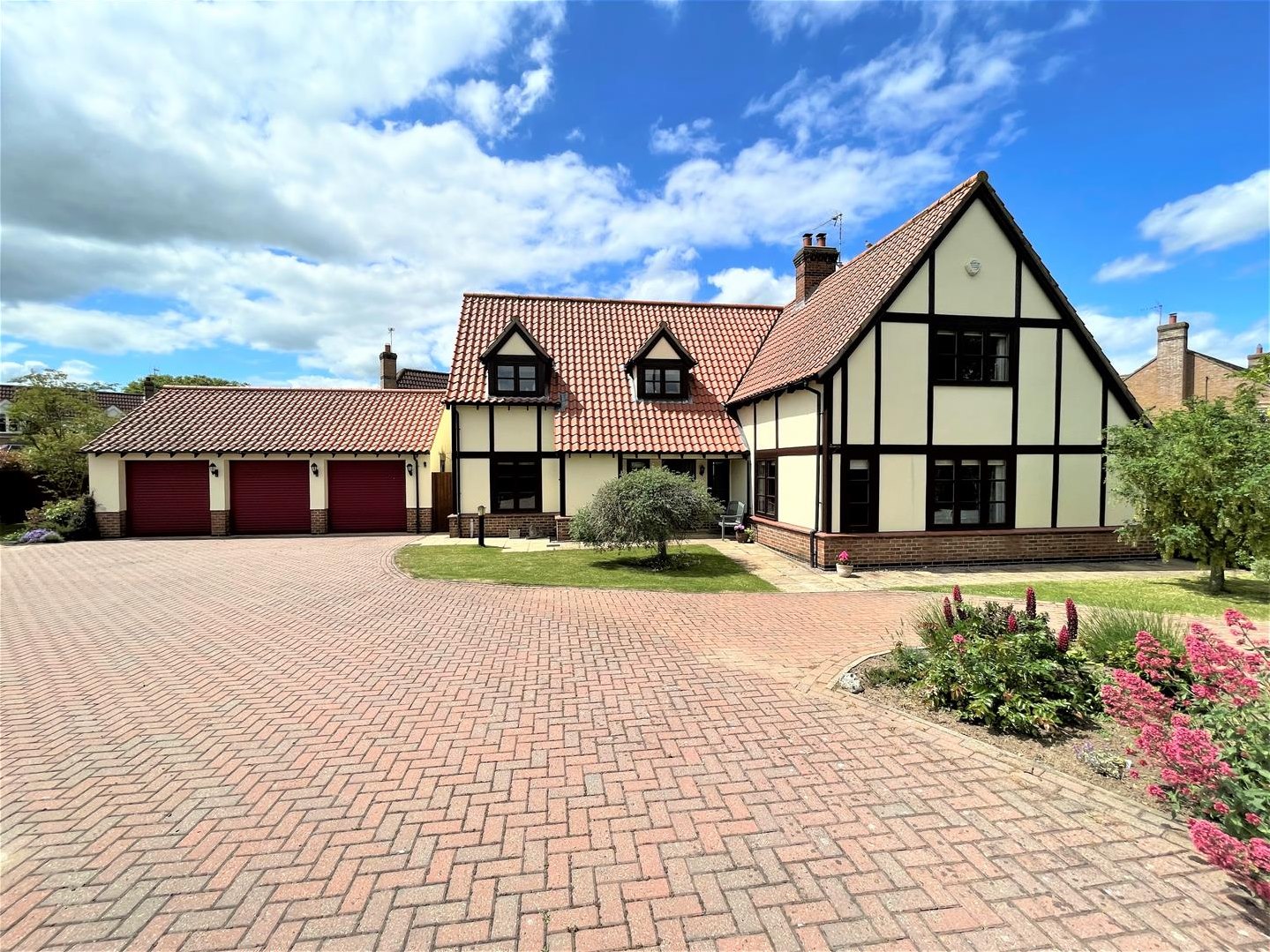 Property in Beck Road, PE11