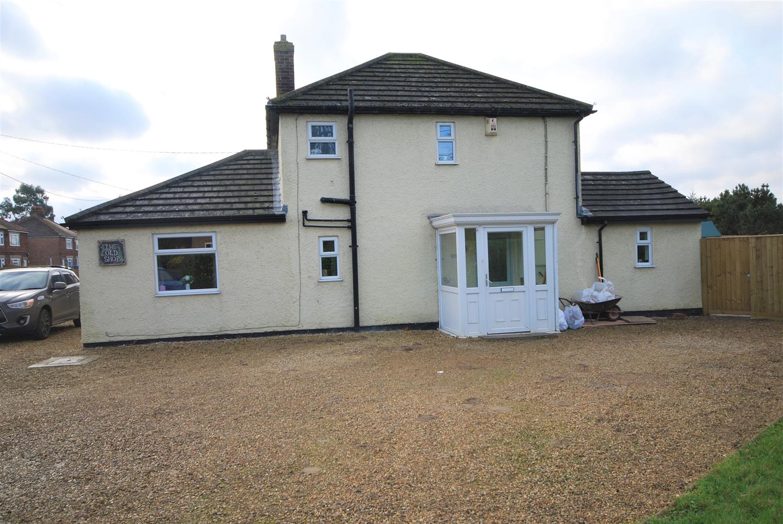 Property in Spalding Road, PE12