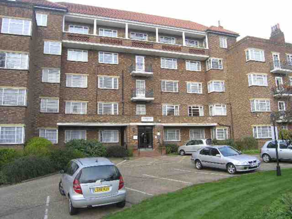 Property in Mulberry Close, Hendon, London, NW4 1QN