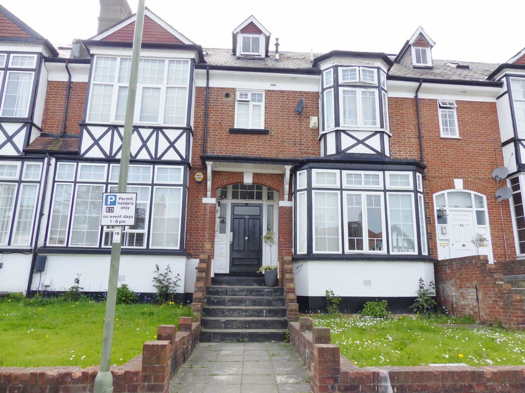 Property in Sunny Gardens Road, Hendon, London, NW4 1SH