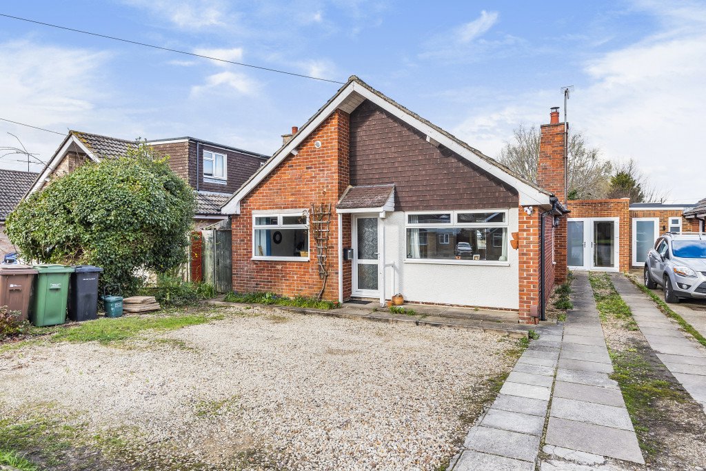 Property in Tatlings Road, Steventon, Abingdon