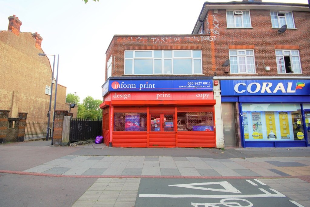 Property in Broadwalk, Pinner Road, Harrow, Middlesex, HA2 6ED
