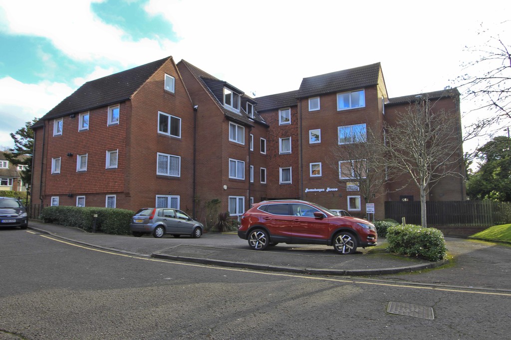 Property in Home Hayes House , Oakdene Close, Pinner, HA5 4EJ