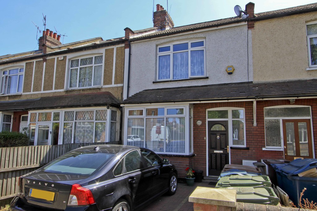Property in Pinner Road, Harrow, HA1 4EX