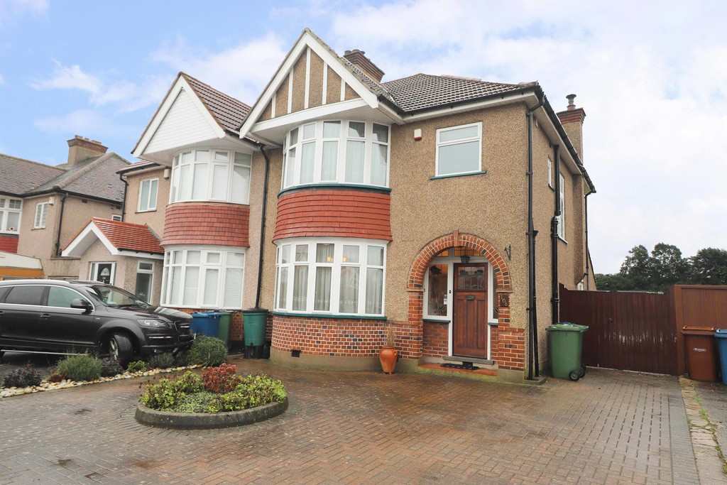 Property in Headstone Lane, North Harrow, HA2 6LY