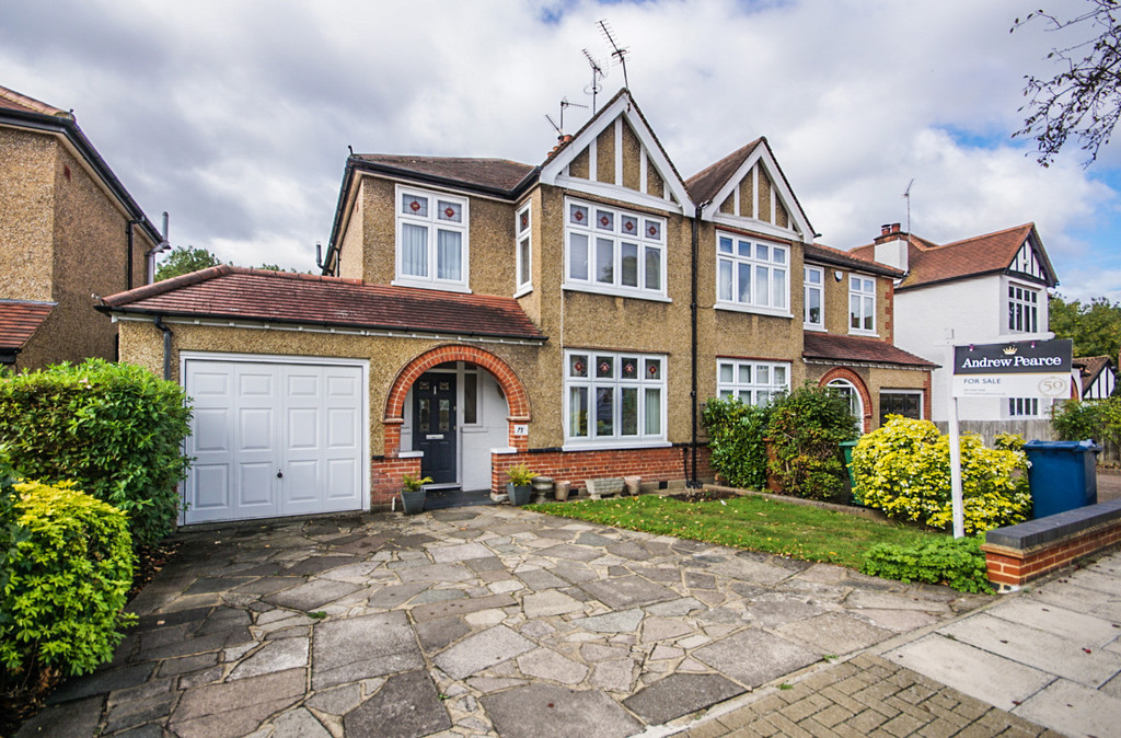 Property in Barrow Point Avenue, Pinner, HA5 3HE