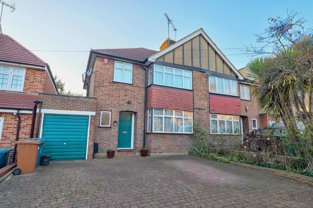 Property in Rayners Lane, Pinner, HA5 5HX