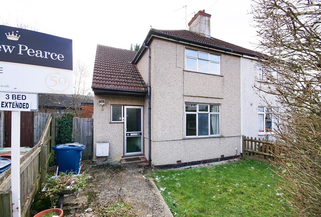 Property in Greenway, Pinner, HA5 3SW