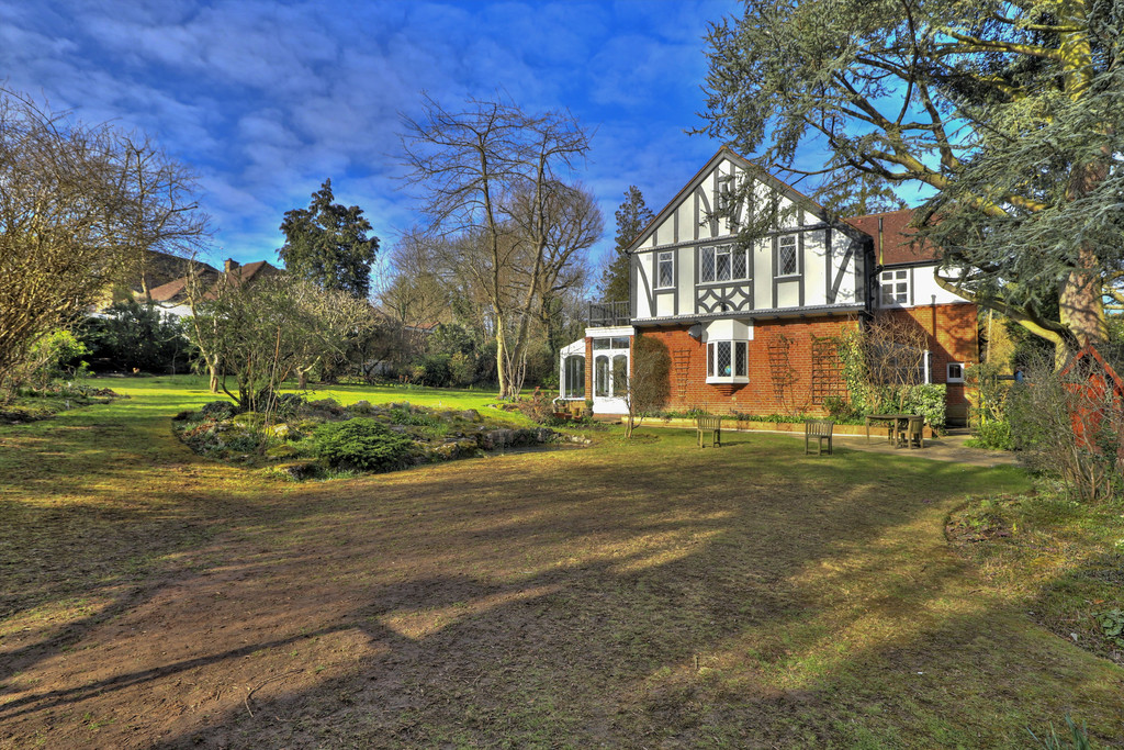 Property in Cheney Street, Pinner, HA5 2SZ Property in Cheney Street, Pinner, HA5 2SZ