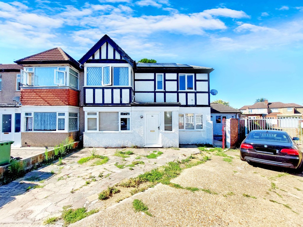 Property in Lulworth Gardens, Harrow, HA2 9NP