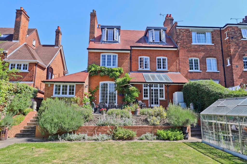 Property in Cecil Park, Pinner, HA5 5HH