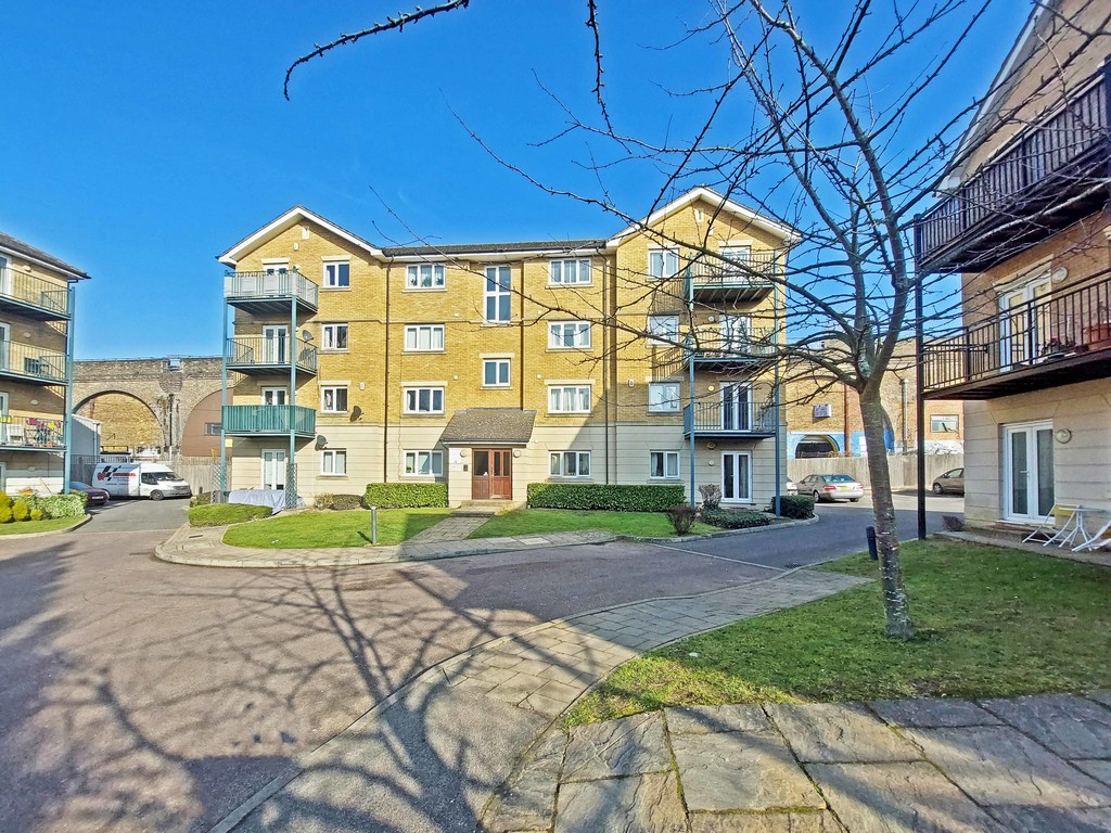 Property in Fentiman Way, Harrow, Middlesex, HA2 8FD