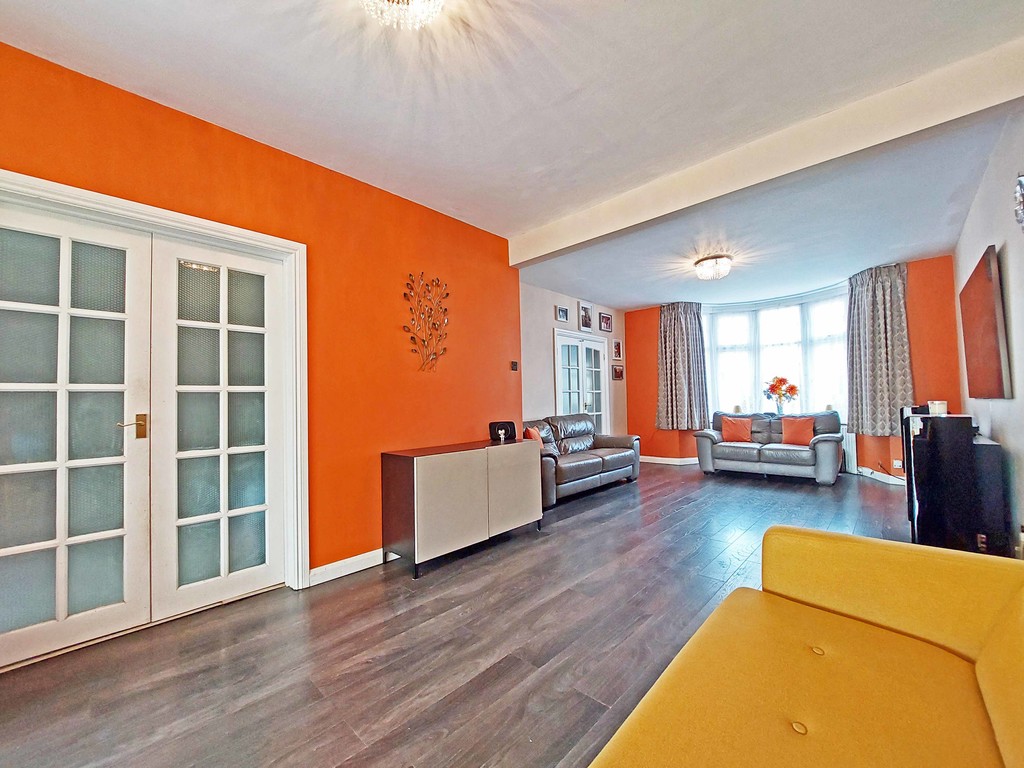 Property in Cambridge Road, Harrow, HA2 7LB