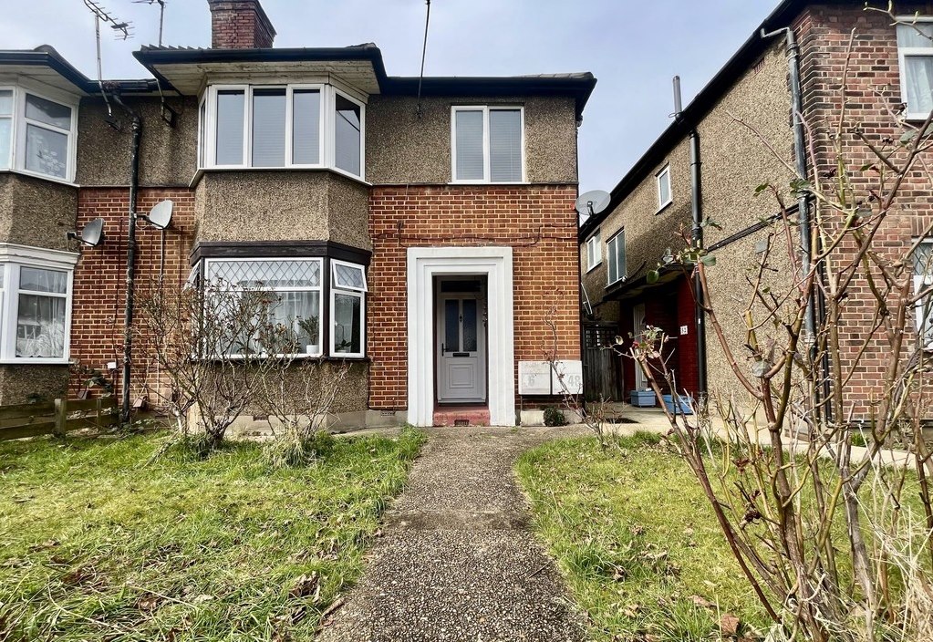 Property in Beechcroft Avenue, Harrow, HA2 7JF