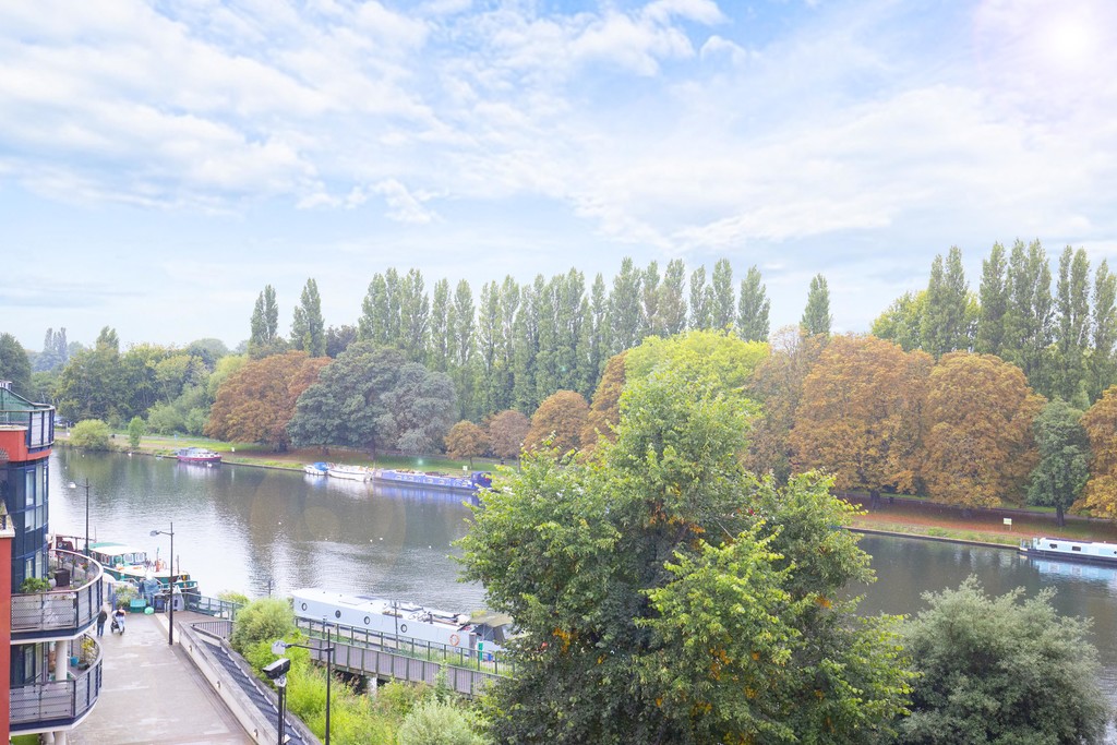 Property in Jerome Place, Kingston Upon Thames, KT1