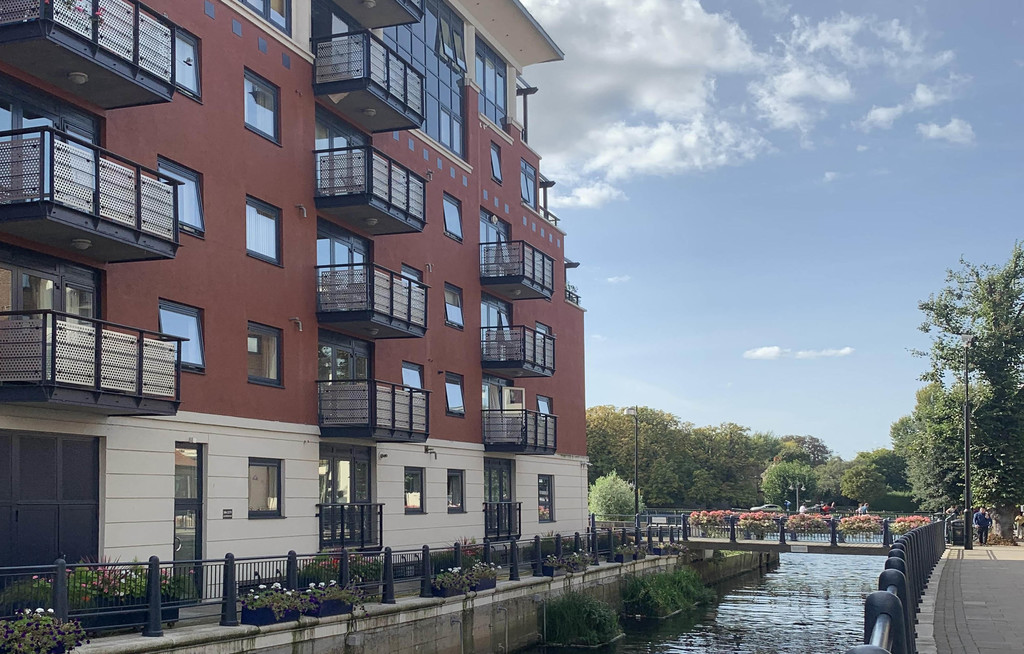 Property in Wadbrook Street, Kingston Upon Thames, KT1