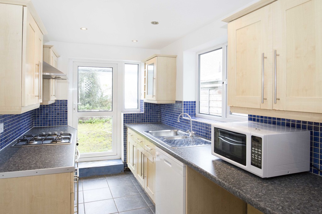 Property in Hawks Road, Kingston Upon Thames, KT1