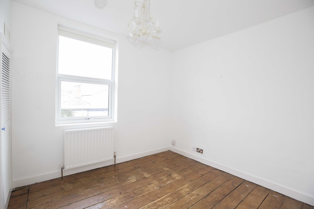 Property in Hawks Road, Kingston Upon Thames, KT1