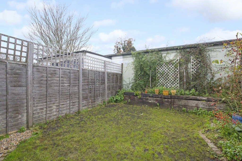 Property in Hawks Road, Kingston Upon Thames, KT1