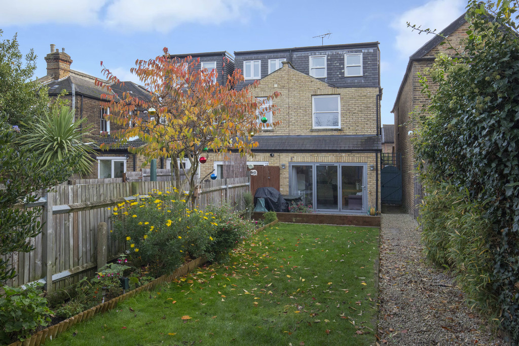 Property in East Road, Kingston Upon Thames, KT2
