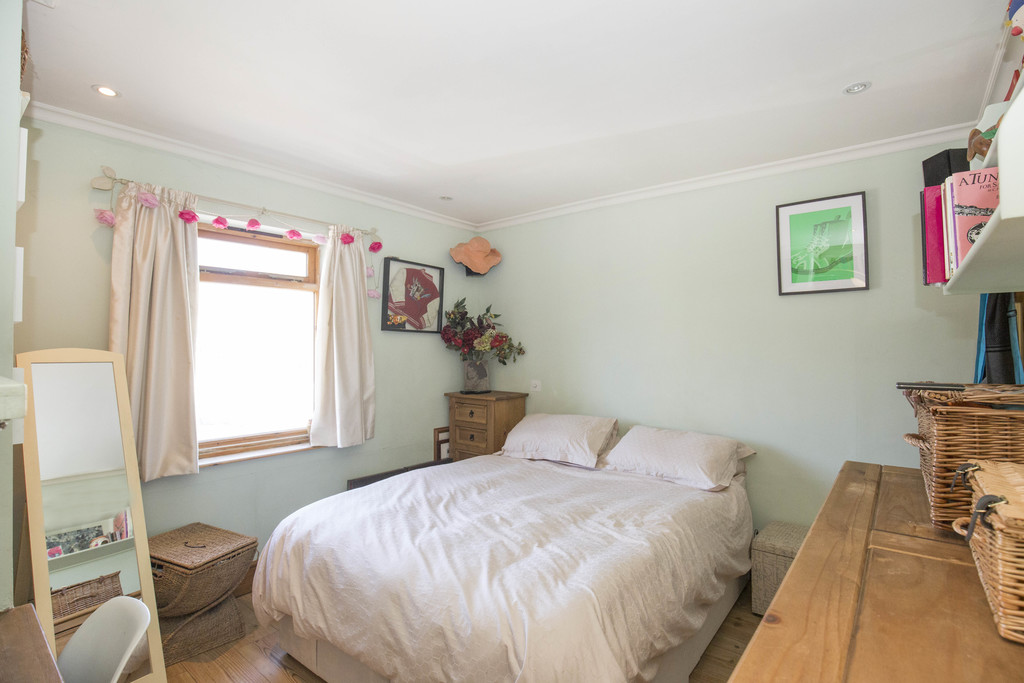 Property in Elm Road, Kingston Upon Thames, KT2