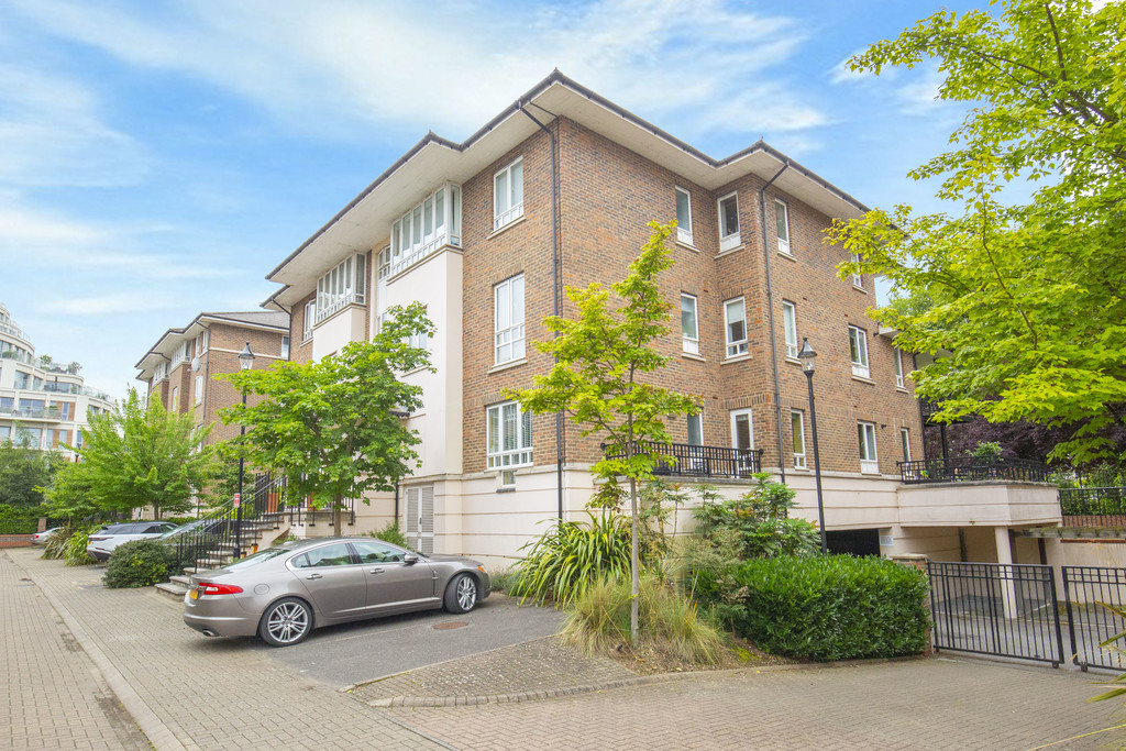 Property in May Bate Avenue, Kingston Upon Thames, KT2
