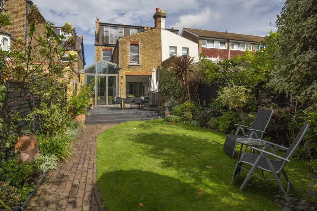 Property in Road, Kingston Upon Thames, KT2