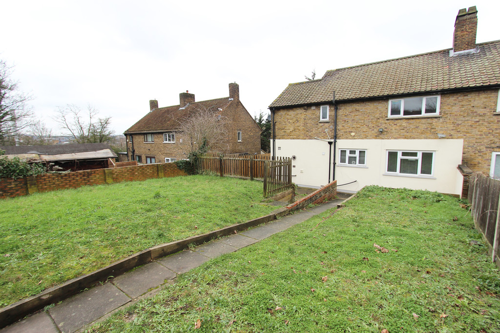 Property in St Vincents Villas, Temple Hill, Dartford, DA1