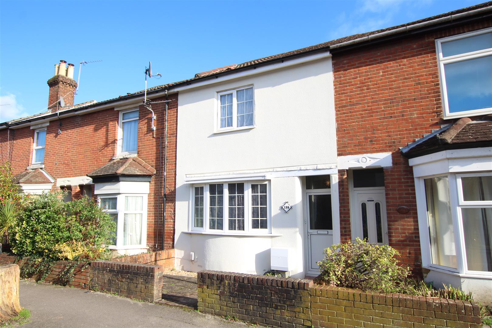 Property in High Street, Eastleigh, SO50