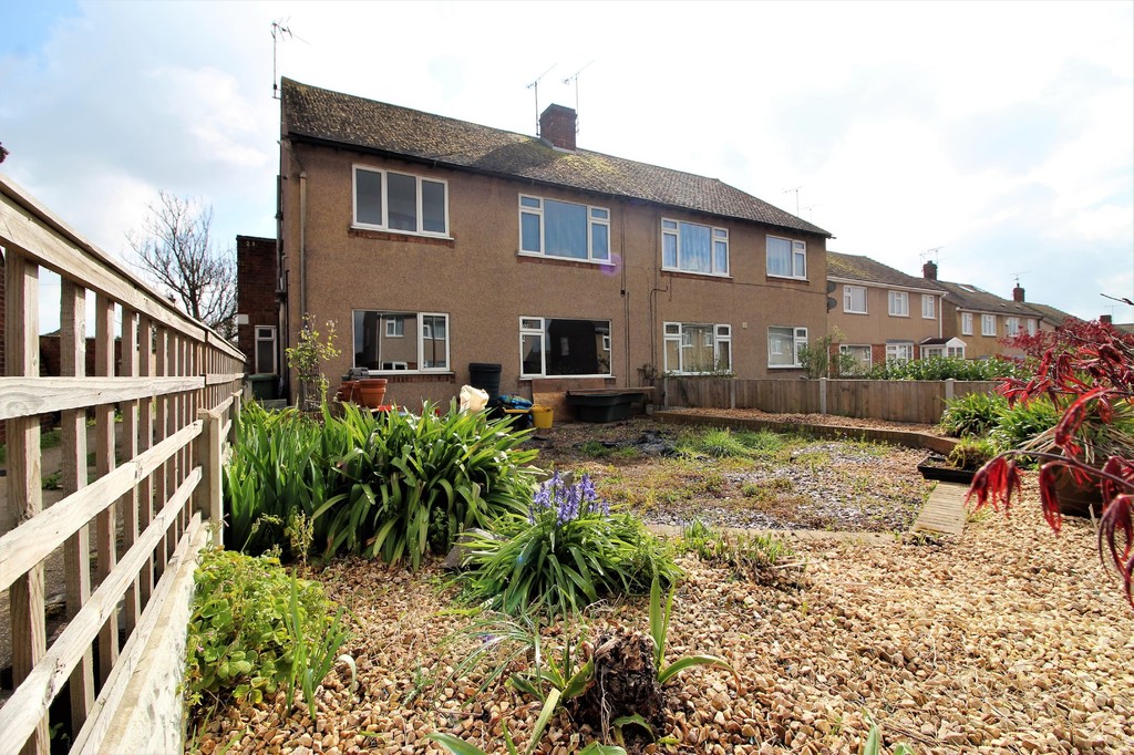 Property in Clarkebourne Drive, Little Thurrock, Grays, Essex, RM17 6ET