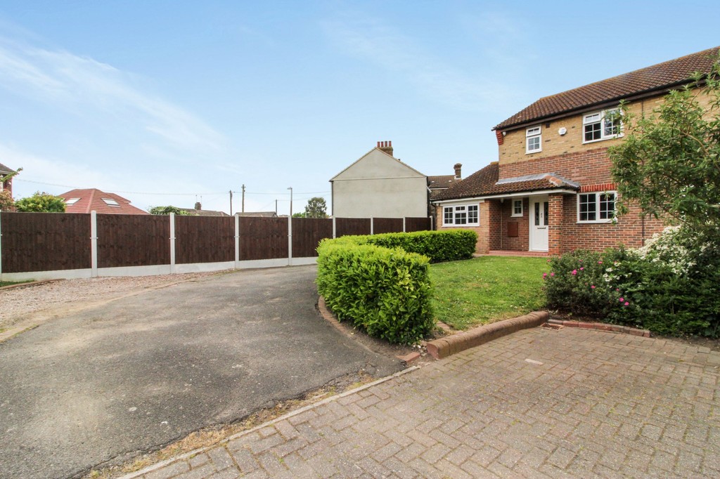Property in Alder Drive, Brandon Groves, South Ockendon, Essex, RM15 6RD