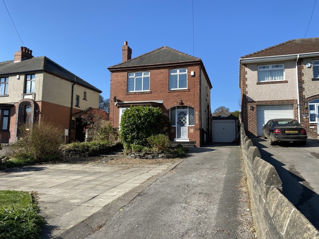 Property in Halifax Road, Grenoside, Sheffield, S35 8PB