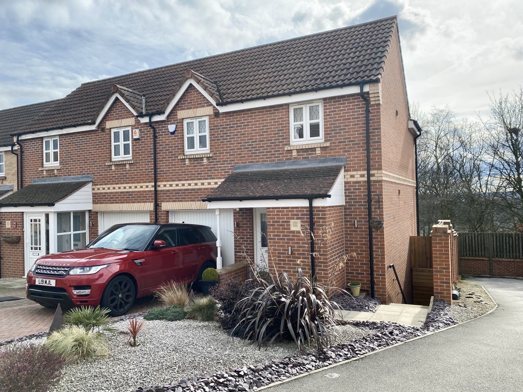 Property in Roebuck Ridge, Jump, Barnsley, S74 0LJ