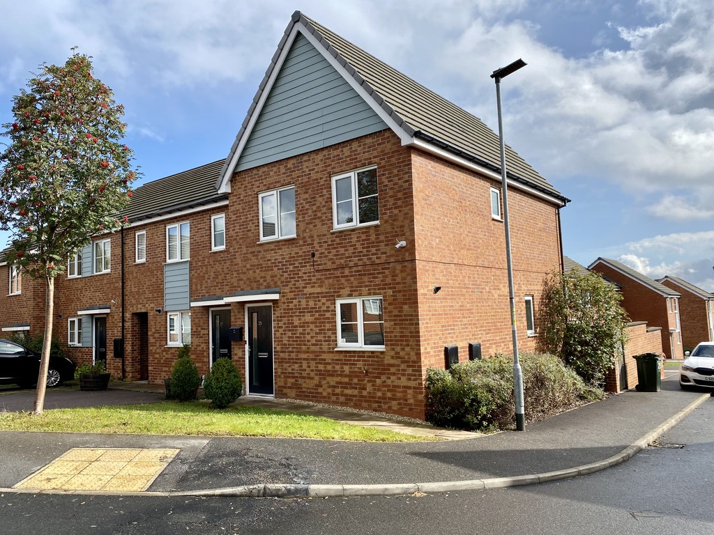 Property in Larch Place, Kendray, Barnsley, S70 3DG