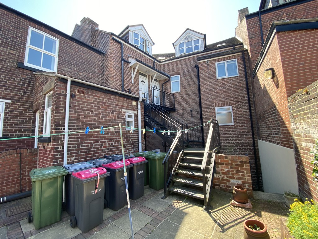 Property in High Street, Wathupondearne, Rotherham, S63 7QQ