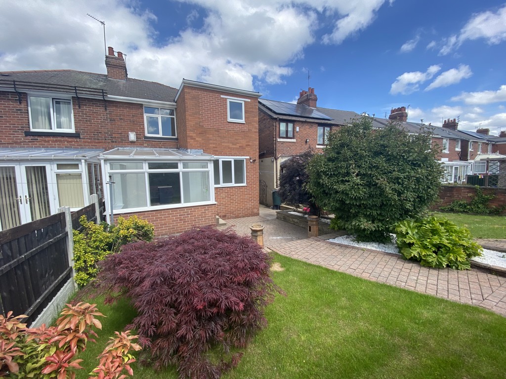Property in Upper Sheffield Road, Barnsley, S70 4PS
