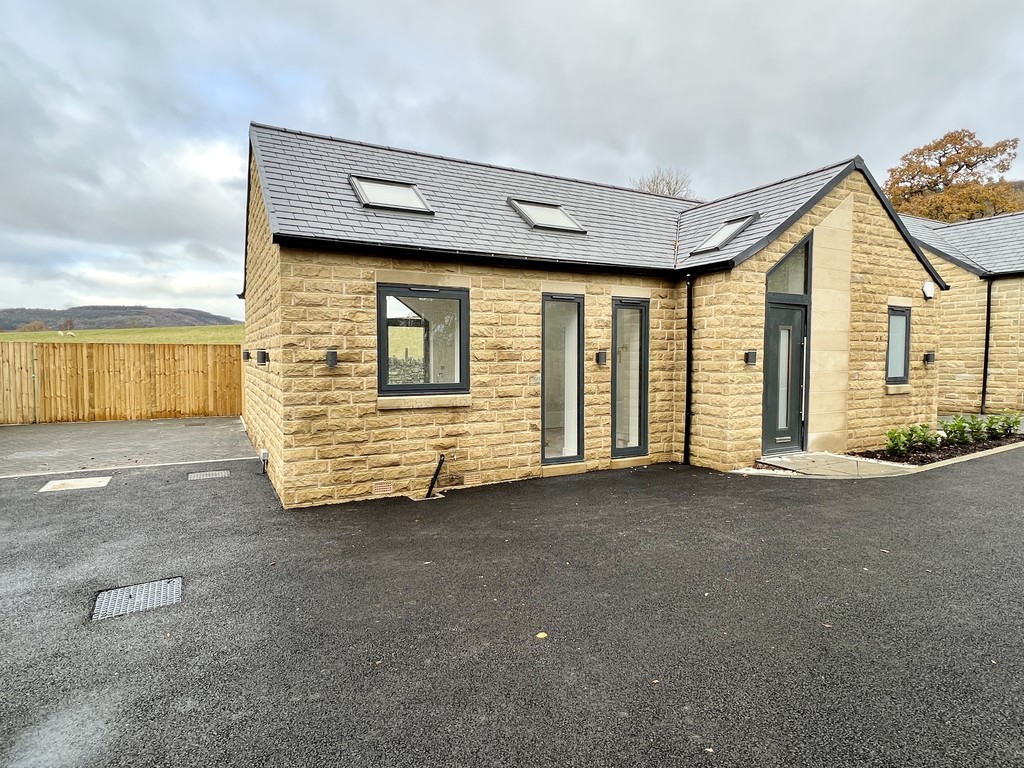 Property in Waymark Close, Darley Dale, Matlock, DE4 2HQ