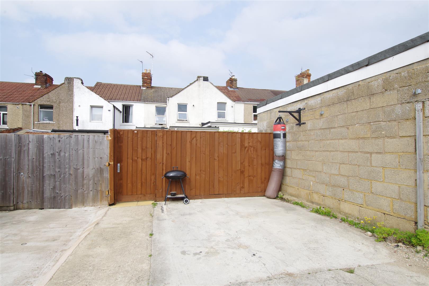 Property in Clifton Street, Swindon