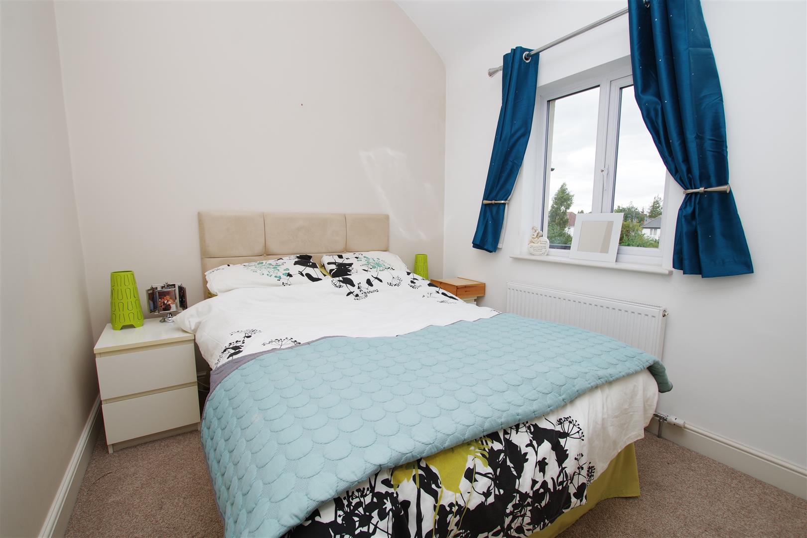 Property in Leamington Grove, Swindon