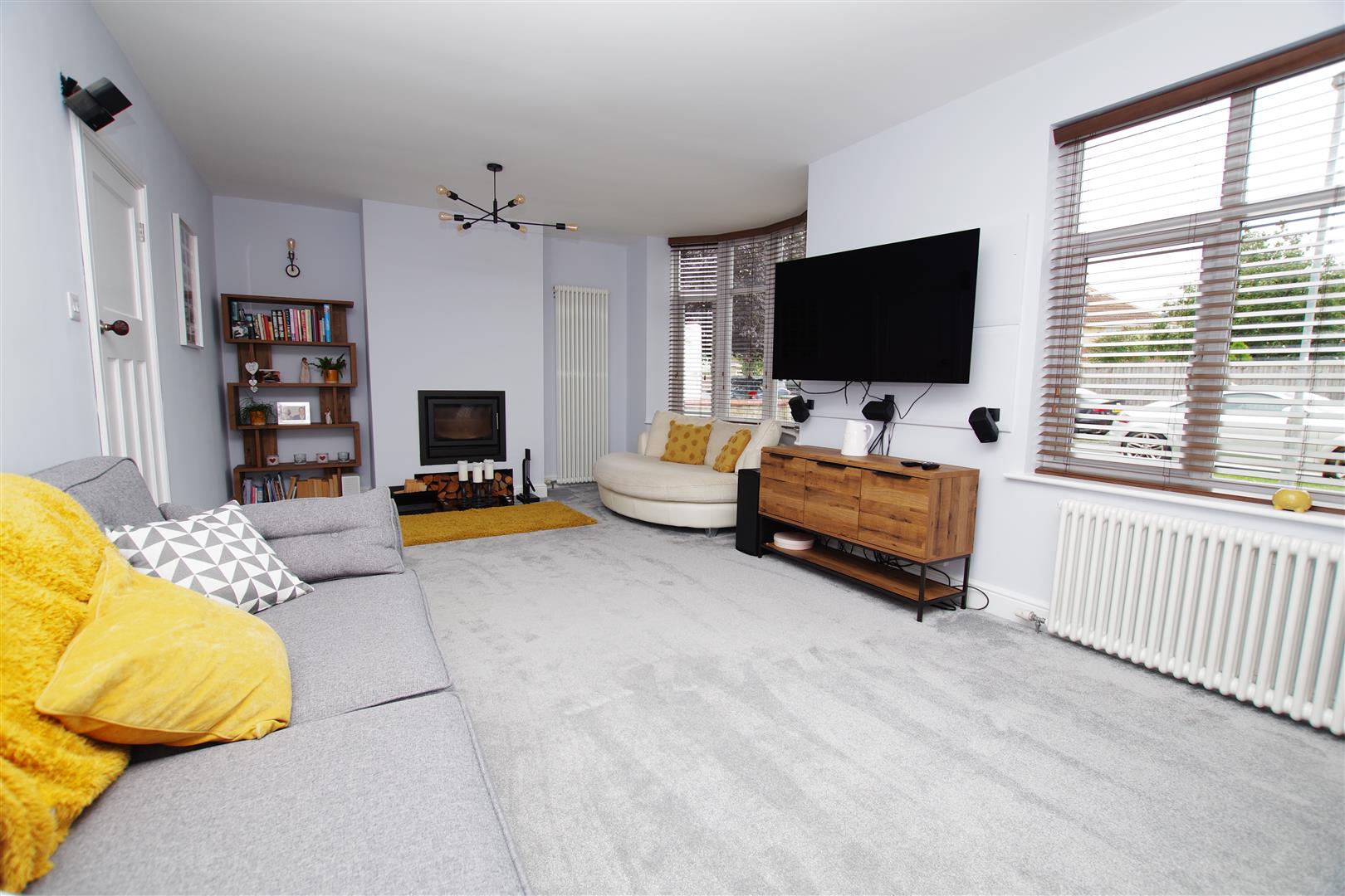 Property in Leamington Grove, Swindon