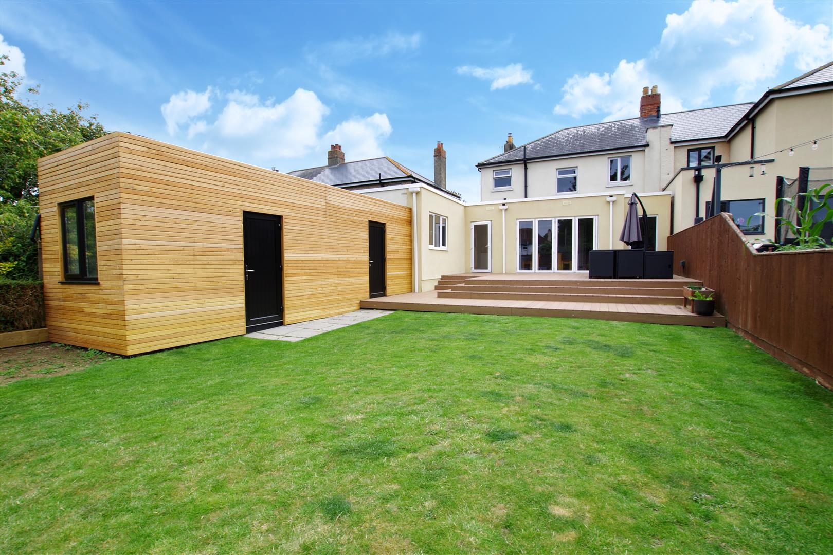 Property in Leamington Grove, Swindon