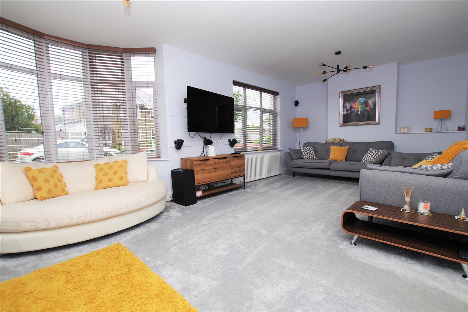 Property in Leamington Grove, Swindon