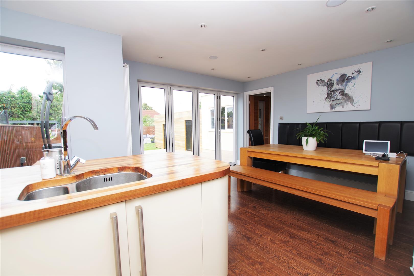 Property in Leamington Grove, Swindon
