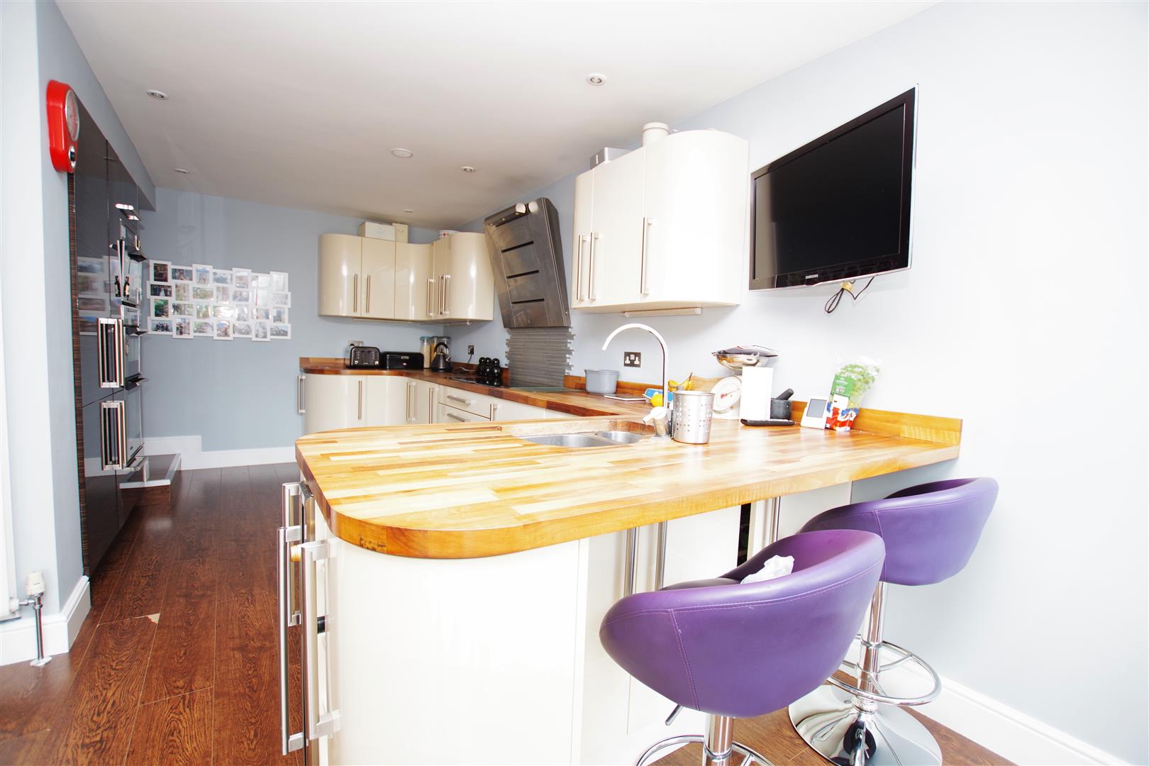 Property in Leamington Grove, Swindon