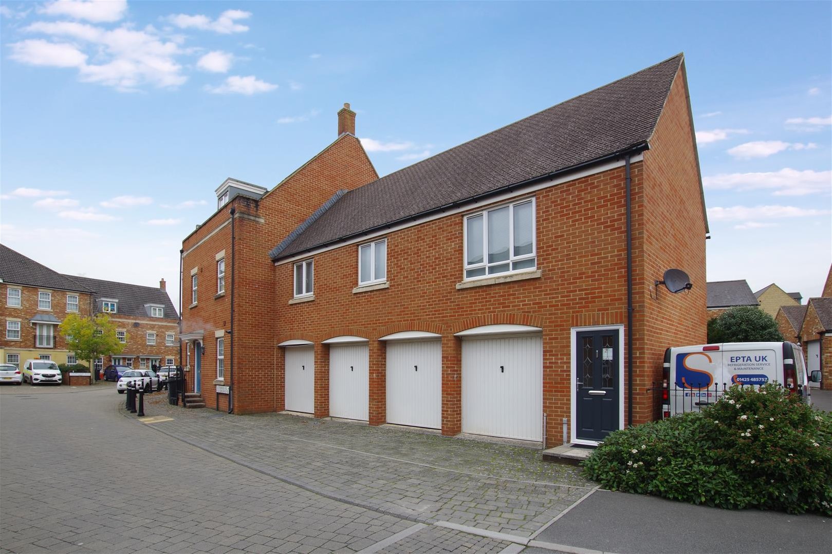 Property in Casterbridge Road, Swindon