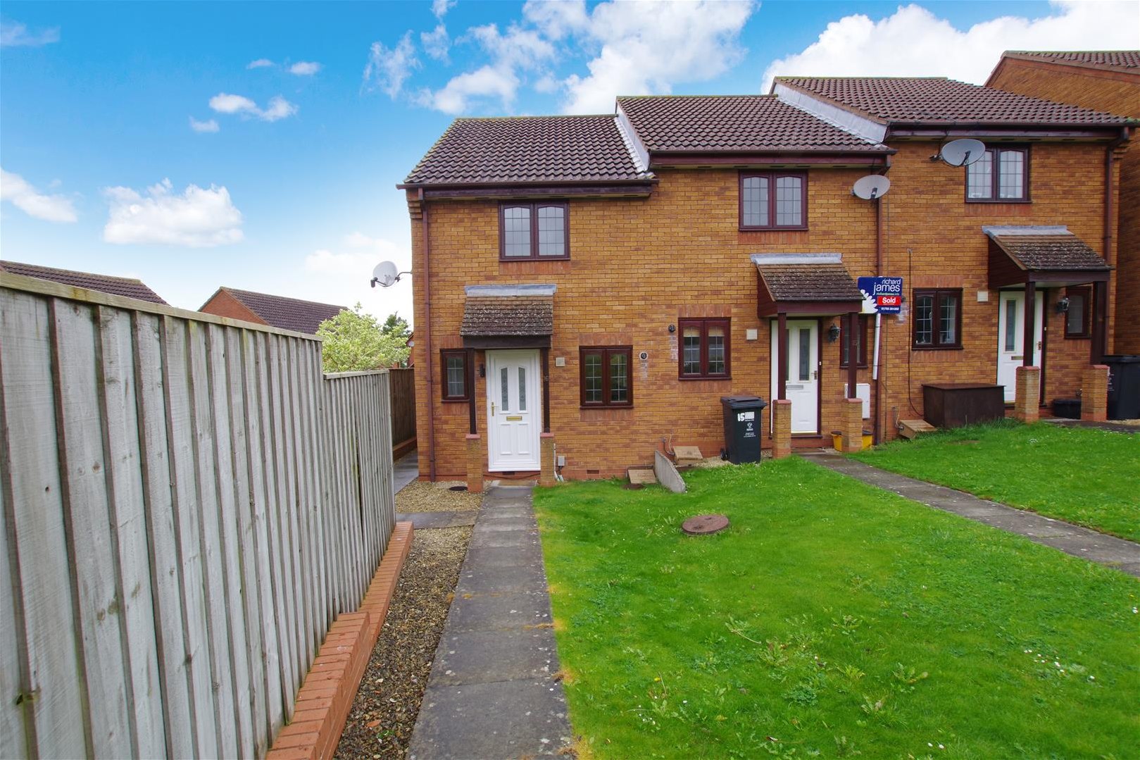 Property in Gilman Close, Swindon